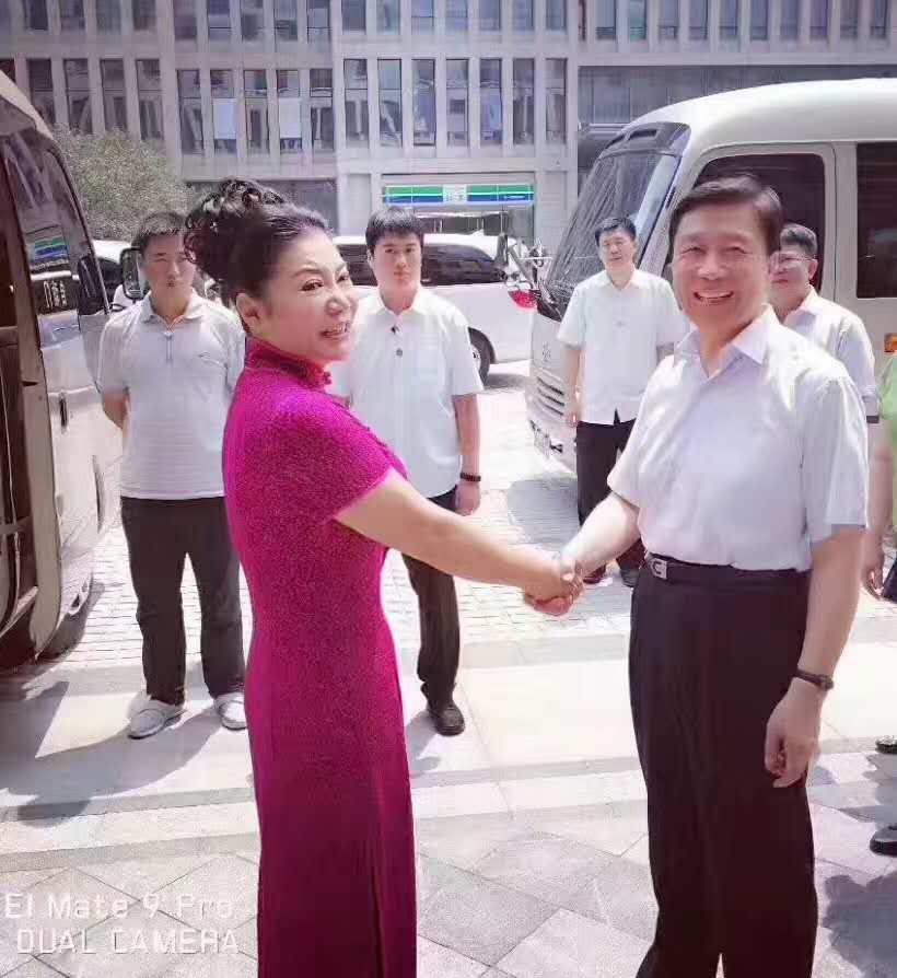 【圓方集團非公企業(yè)黨建新聞紀實(shí)】國家副主席李源潮到圓方集團調研。