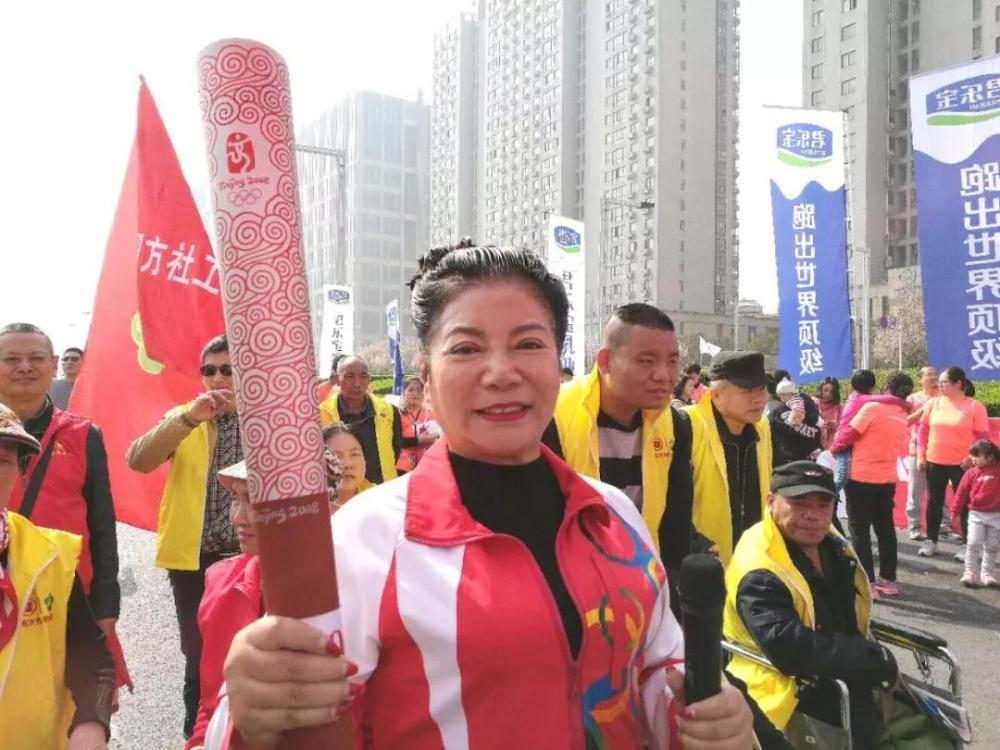 挑戰極限，為愛(ài)助跑——殘障朋友參加鄭開(kāi)馬拉松